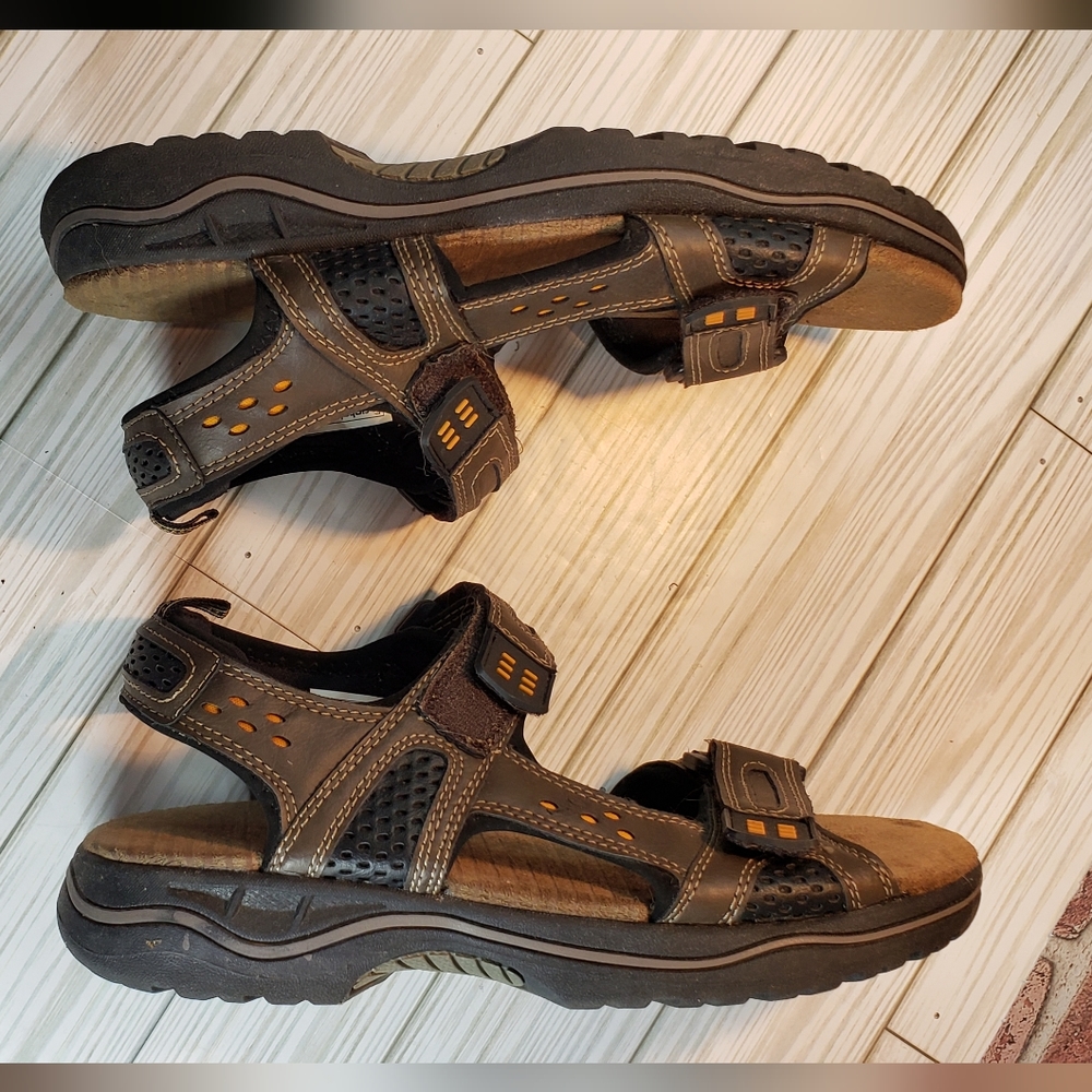Gotcha men's brown sandals size 7